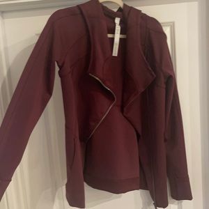 Lululemon maroon hooded jacket
